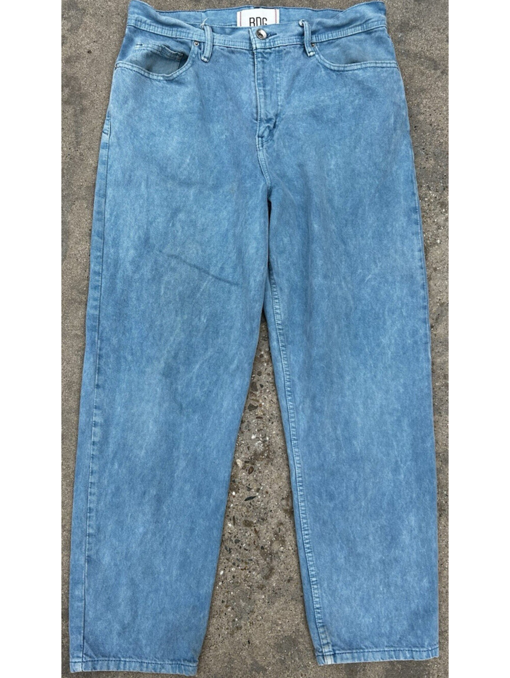 BDG Jeans Mens 32 x 34 Vintage Bow Fit Cotton Light Wash Small Orange Stain - Picture 2 of 15